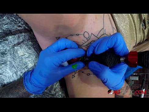❤️ Äärimmäisen tatuoitu hottie Sully Savage sai tatuoinnin klitorikseen ❤️❌ Kotitekoinen porno at fi.pornohdmega.ru